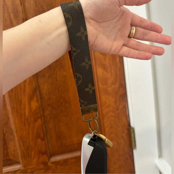 Handmade lux wristlet key holder - Picture 1 of 7